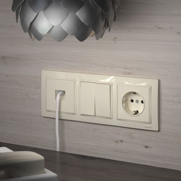 Рамка из поликарбоната Werkel Snabb basic на 3 поста Слоновая кость W0032003 — изображение 2