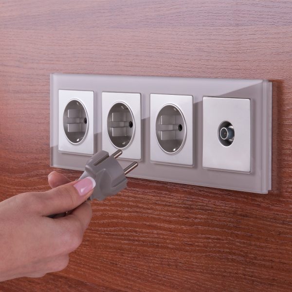Розетка встраиваемая Werkel с заземлением, безвинтовой зажим Серебряный W1171306 — изображение 3