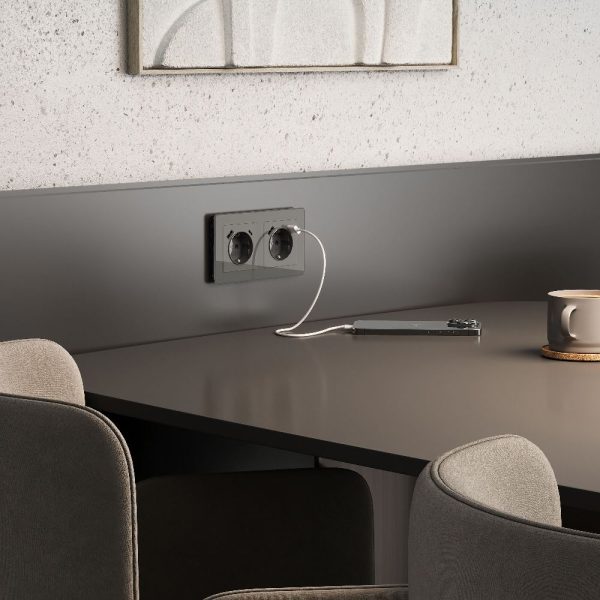 Розетка встраиваемая Werkel с заземлением, шторками и USB тип A+C Графит W1171744 — изображение 2
