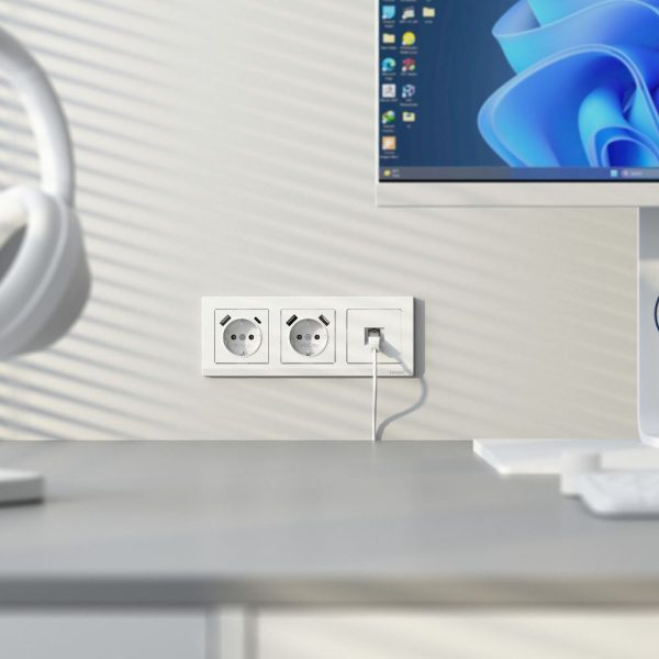 Розетка встраиваемая Werkel с заземлением, шторками и USB тип A+C Белый матовый W1171761 — изображение 3