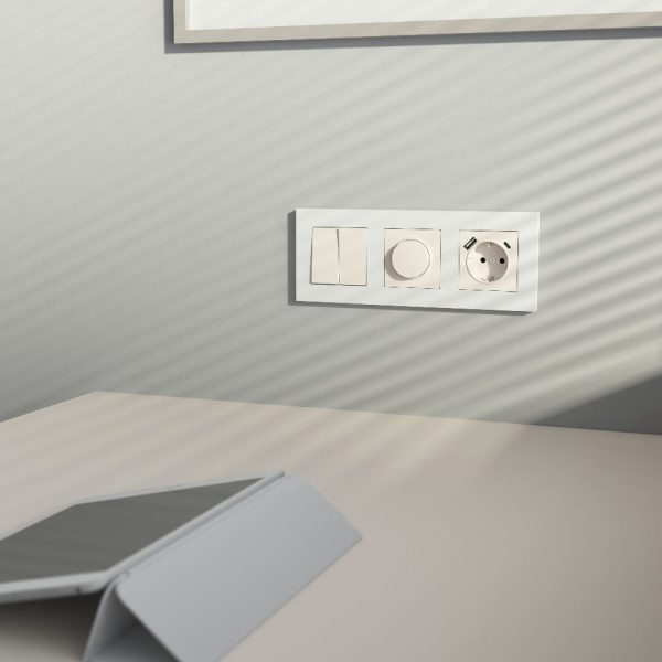 Розетка встраиваемая Werkel с заземлением, шторками и USB тип A+C Айвори матовый W1171762 — изображение 3