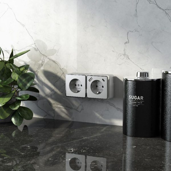 Розетка накладная Werkel Gallant с заземлением, шторками и USB тип A+C Серебряный W5071706 — изображение 3