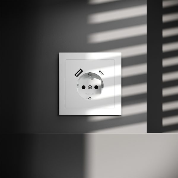 Розетка встраиваемая Voltum S70 с заземлением, шторками и USB A+C Белый матовый VLS040502 — изображение 4