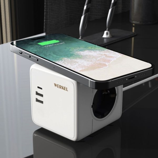 Розеточный блок Werkel 3-местный + 3 USB + беспроводная зарядка Белый W6513501 — изображение 2